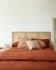 Cabecero Rexit de madera maciza de mindi con ratán para cama de 160 cm