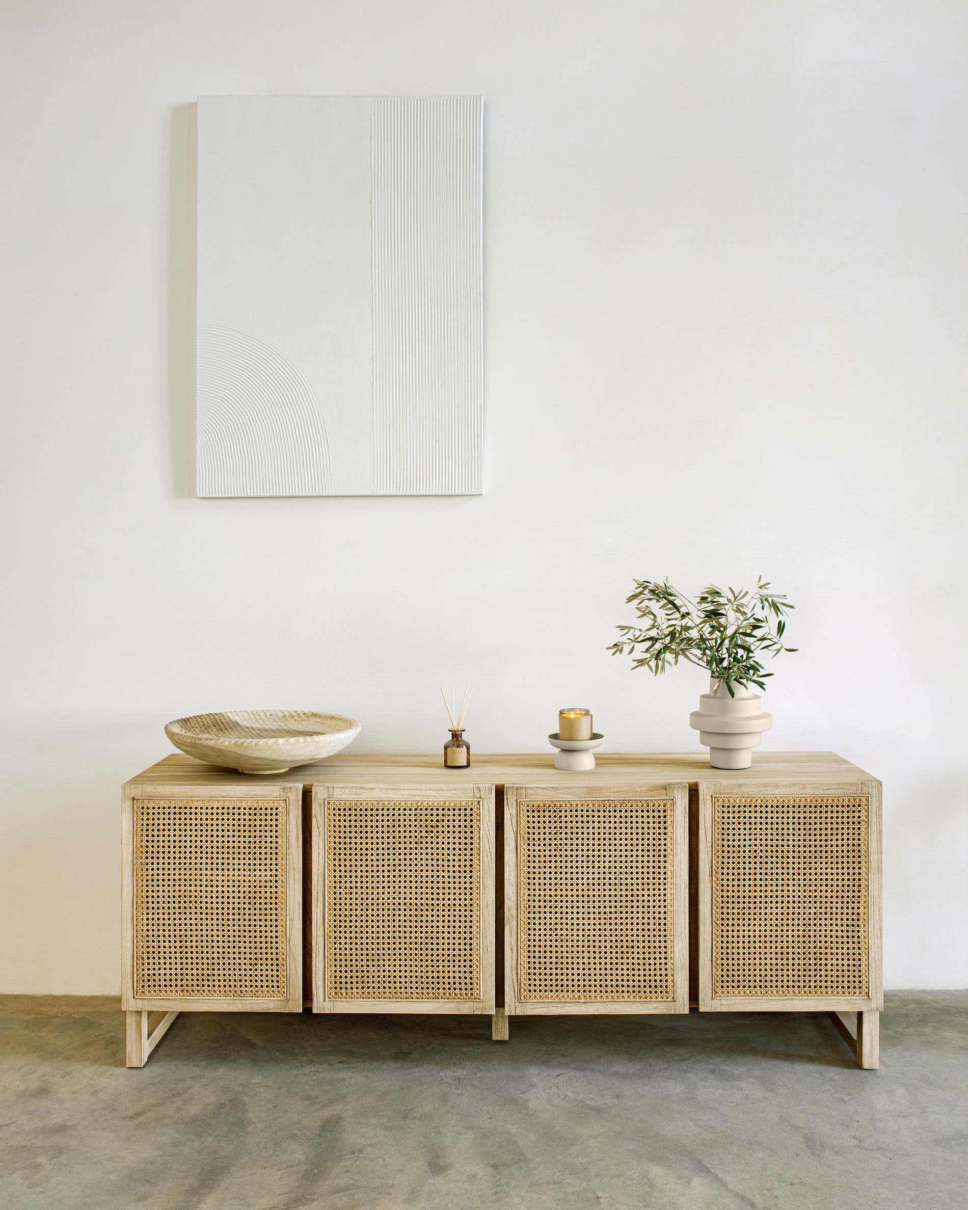 Credenza Rexit 4 ante in legno massello e impiallacciatura mindi con rattan  180 x 78 cm