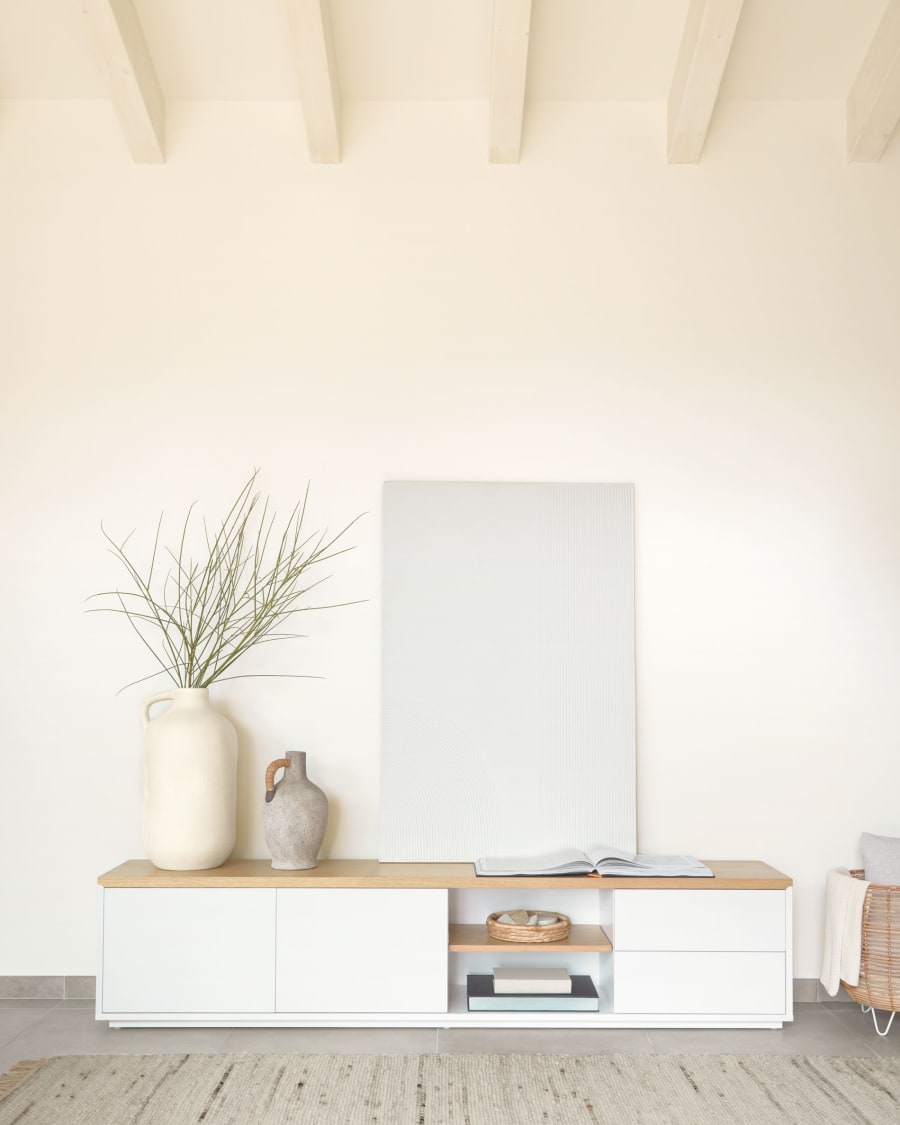 kofferbak Huisdieren pad Abilen eikenfineer TV-meubel met 2 deuren en 2 lades in witte lak 200 x 44  cm FSC 100% | Kave Home