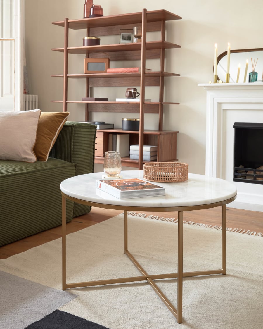 Table basse Sheffield en marbre blanc et pieds en acier finition dorée Ø 80 cm | Kave Home®