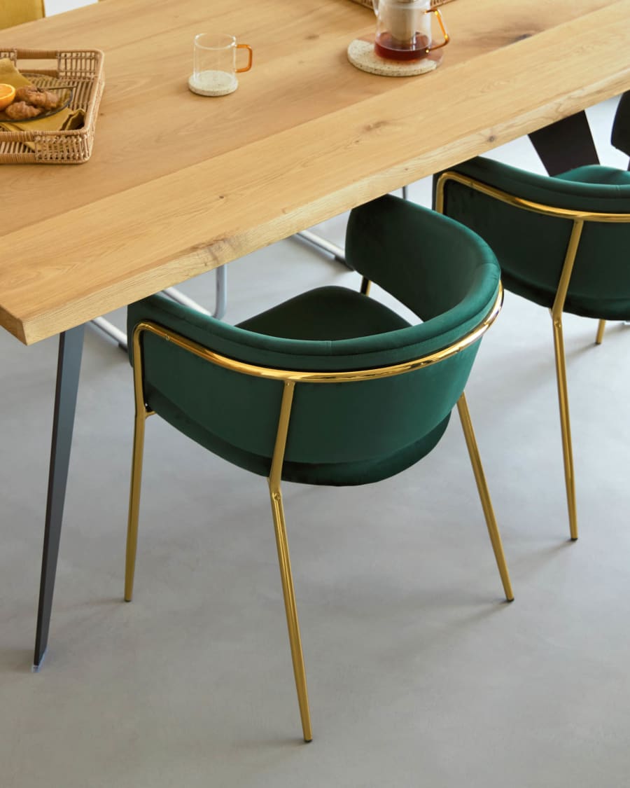 Sedia Runnie in velluto verde con gambe in acciaio verniciate oro | Kave  Home