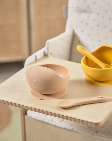 Set Epiphany Schale mit Saugnapf und Löffel aus Silikon beige