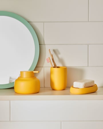 Chia mustard polyresin toothbrush holder