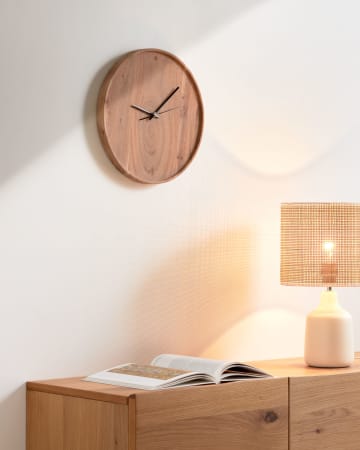 Orologio da parete Zakie in legno massiccio di acacia con finitura naturale Ø 30 cm