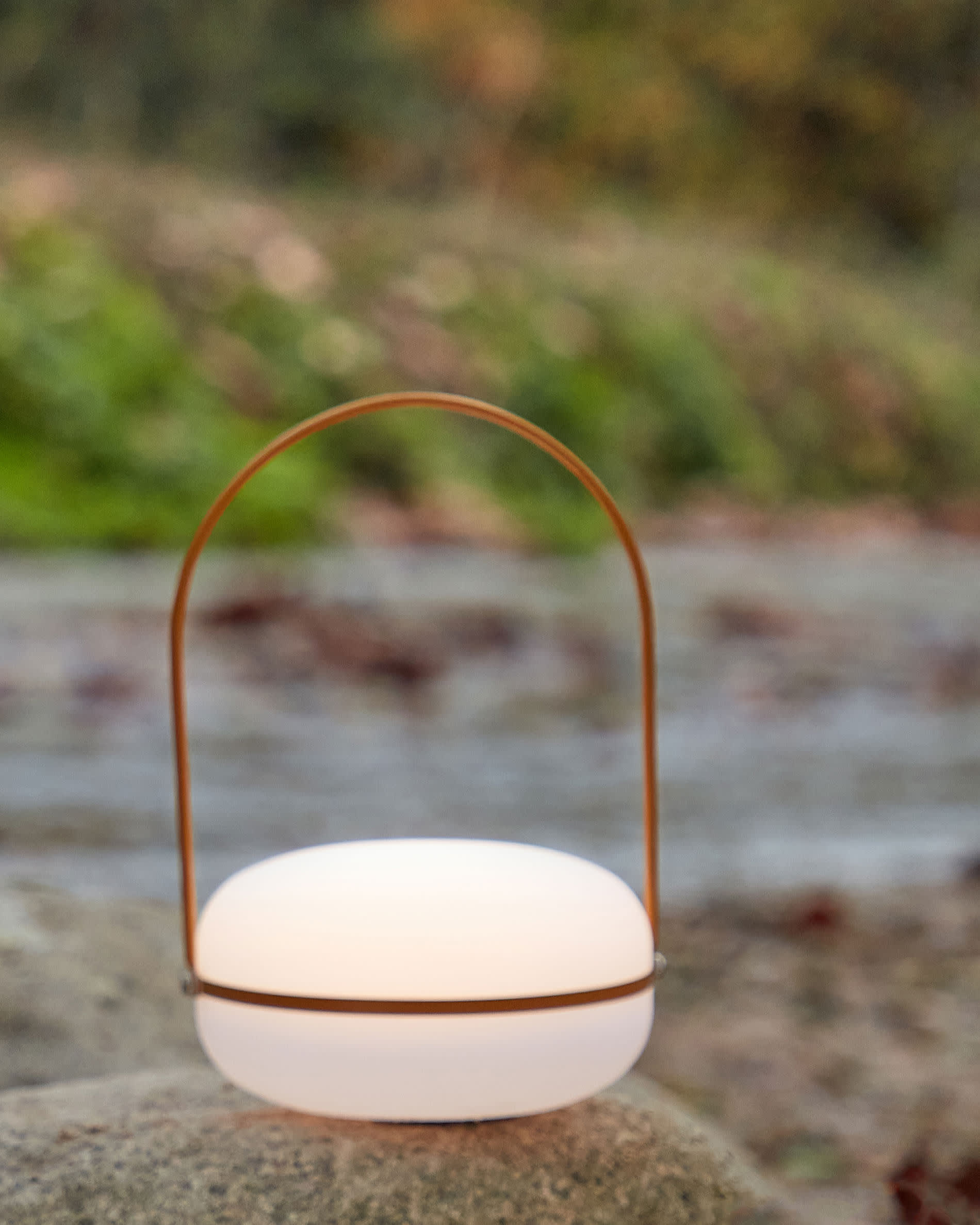 Tea table lamp in polythene and metal with mustard finish