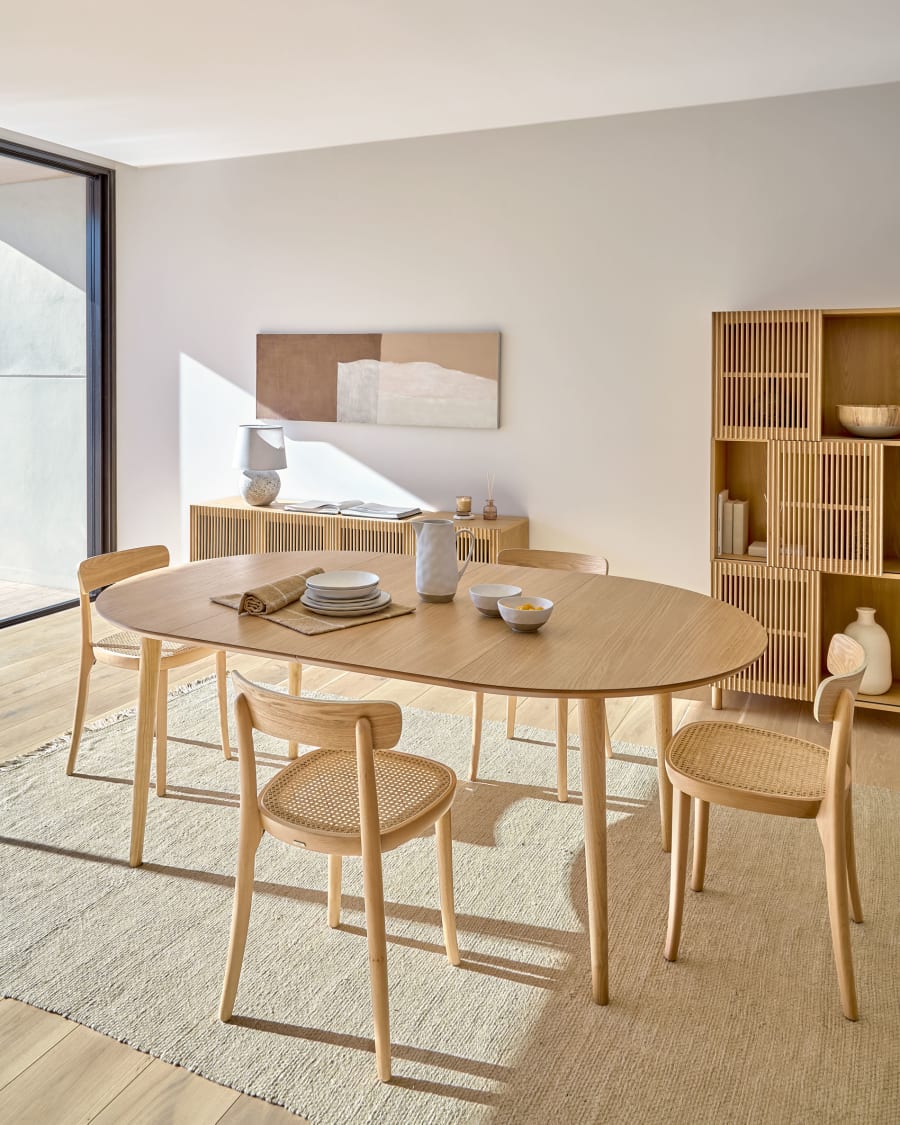 Oqui uitschuifbare ovale tafel met eikenfineer massief houten poten Ø 120 x 90 cm | Kave