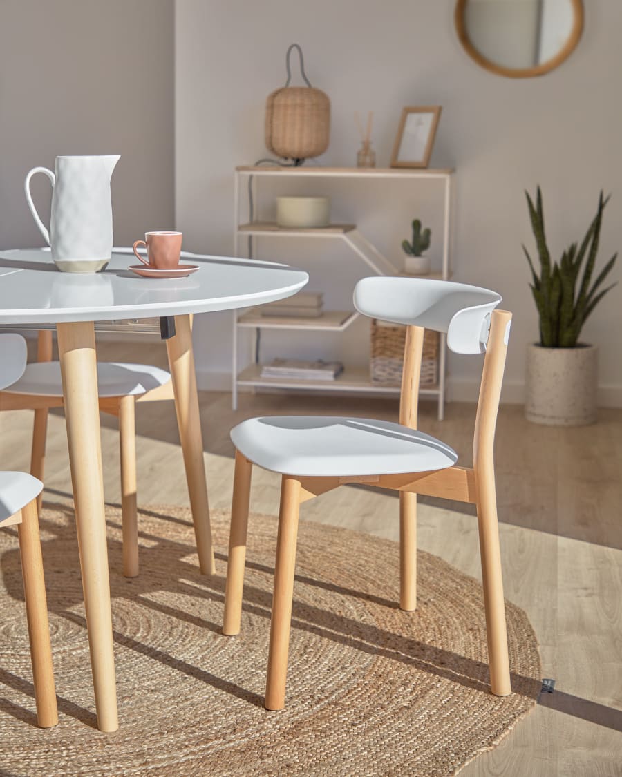 santina stapelbarer stuhl weiß und massives buchenholz | kave home®