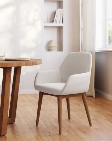 Konna chair in beige with solid ash wood legs in a dark finish FR