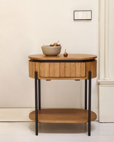 Mesa de cabeceira Licia 1 gaveta madeira maciça de mangueira e metal pintado preto 55x65cm