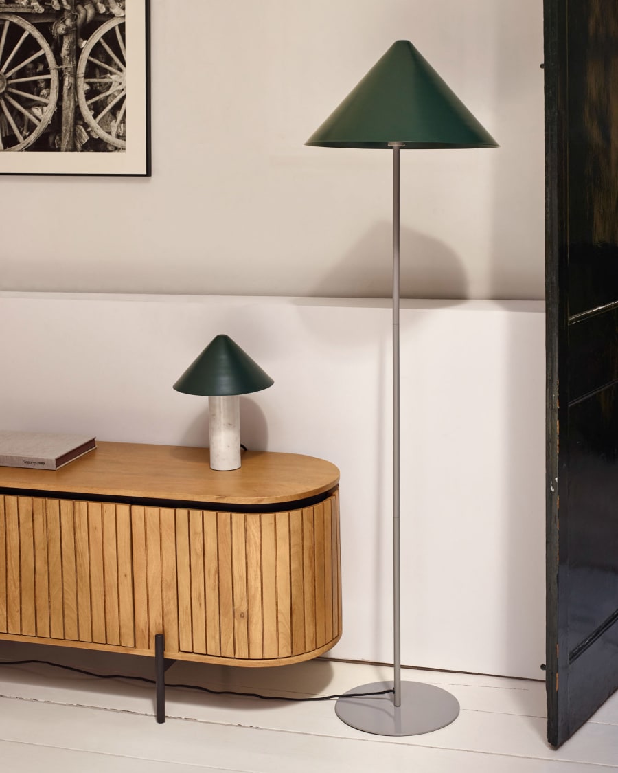 Valentine Stehlampe aus Metall mit Finish in Grün und Beige | Kave Home
