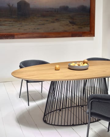 Table Leska 200 x 110 cm en manguier massif et pied en acier noir