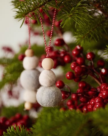 Dempsey set van 2 hangende kerstballen van grijs vilt