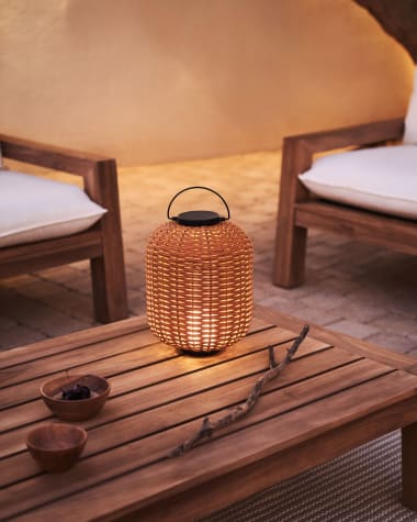 Saranella portable table lamp in brown faux rattan