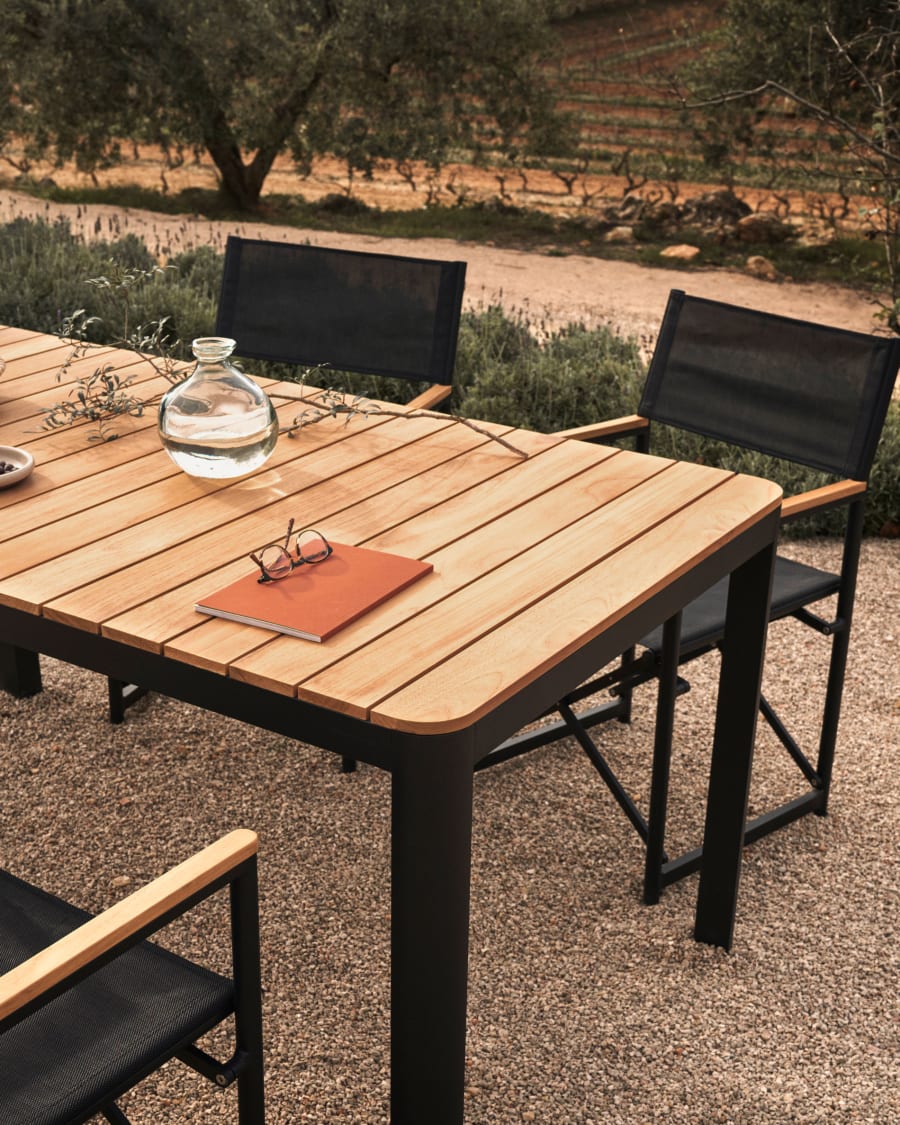 Mesa 100% exterior Bona madera maciza de teca y aluminio con acabado negro 200 x 100 | Kave Home