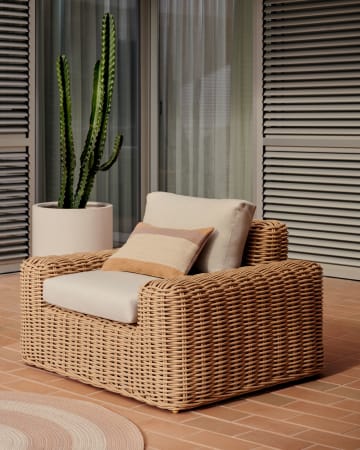 Portlligat polyrattan outdoor armchair in a natural finish