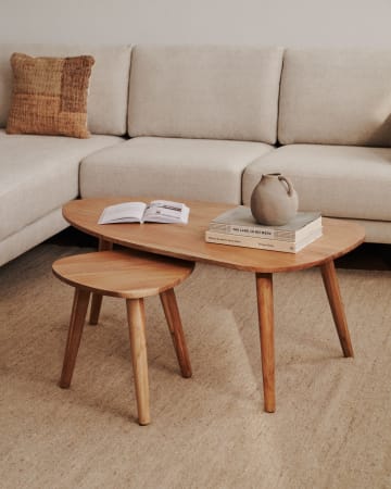 Taula de centre Eluana de fusta massissa d'acàcia amb acabat natural Ø 110 x 60 cm