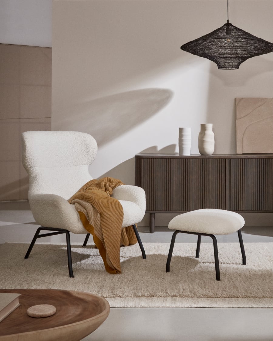 Belina Sessel aus weißem Bouclé und Stahl mit schwarzem Finish | Kave Home®