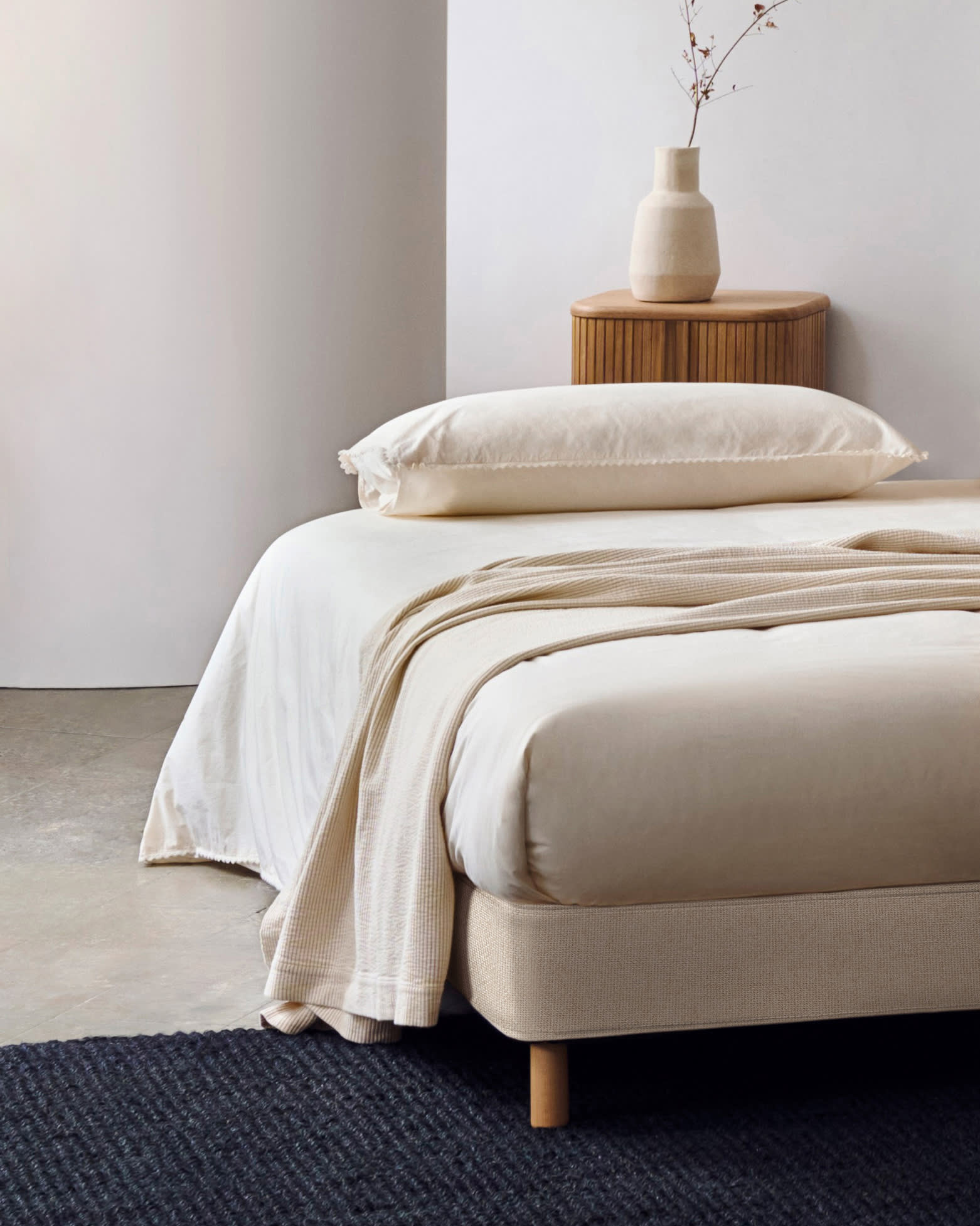 Queen mattress deals set under 200