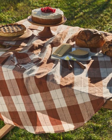 Matie runde Tischdecke aus Leinen und Baumwolle mit braunen Karos Ø 150 cm