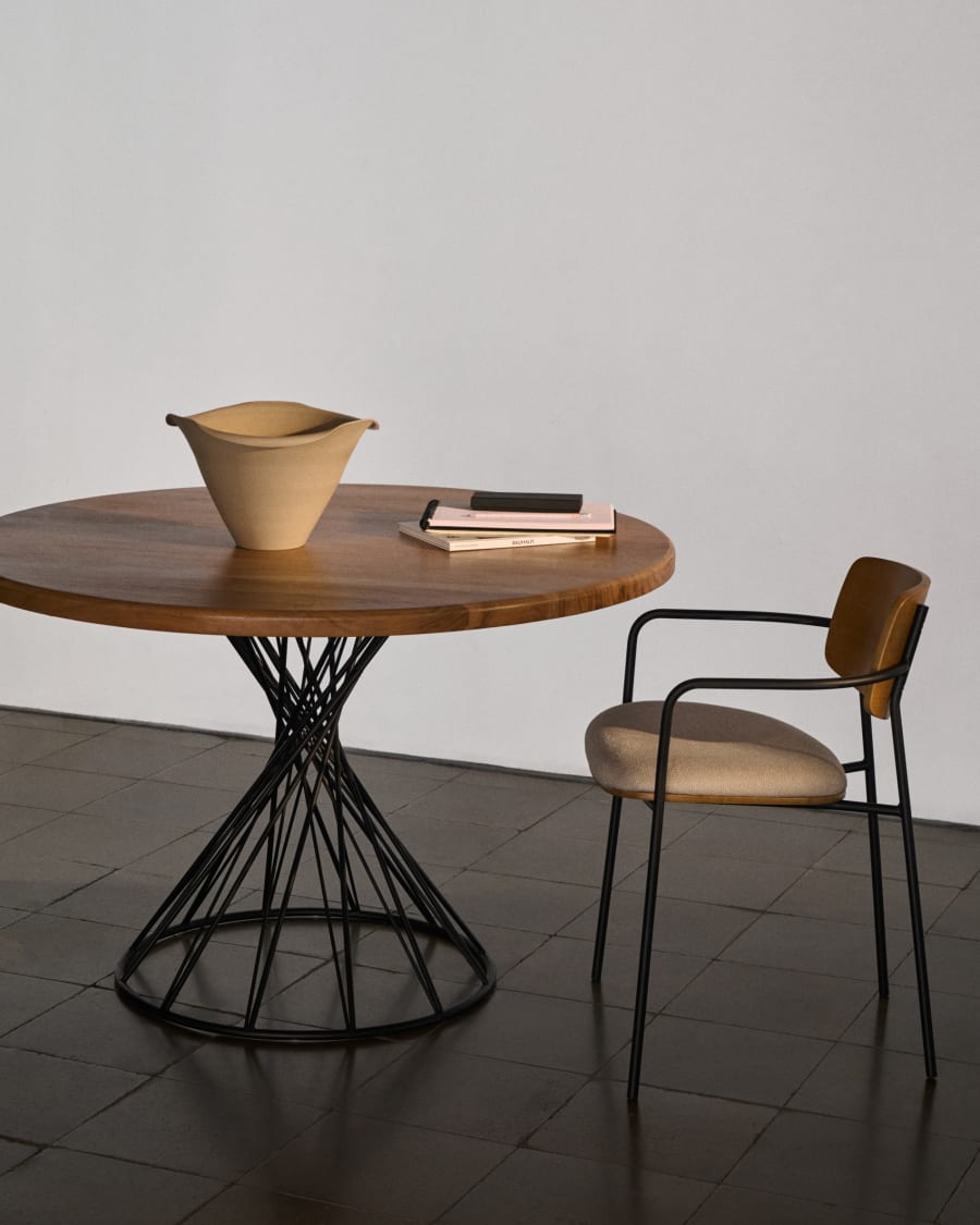 Table ronde Niut en bois d'acacia et pieds en acier finition noire Ø 120 cm
