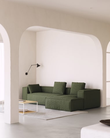 Blok 4-Sitzer-Sofa mit Chaiselongue rechts und breitem Cord grün 330cm