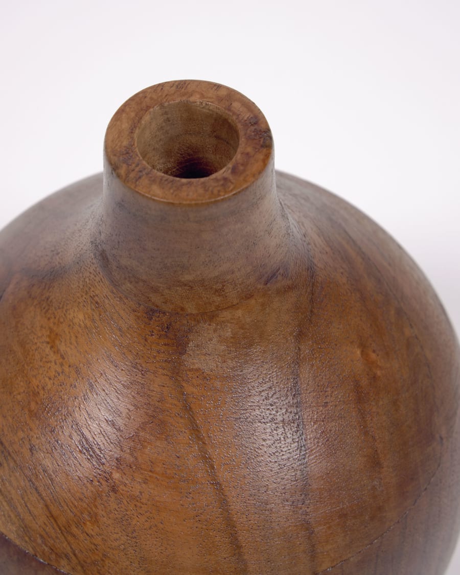 Jarrón de cerámica en tono teja con asa. Dimensión: ø18,5x16,5 cm.