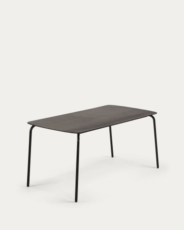 Thyra Tisch 160 x 80 cm aus Zement und schwarzen Stahlbeinen
