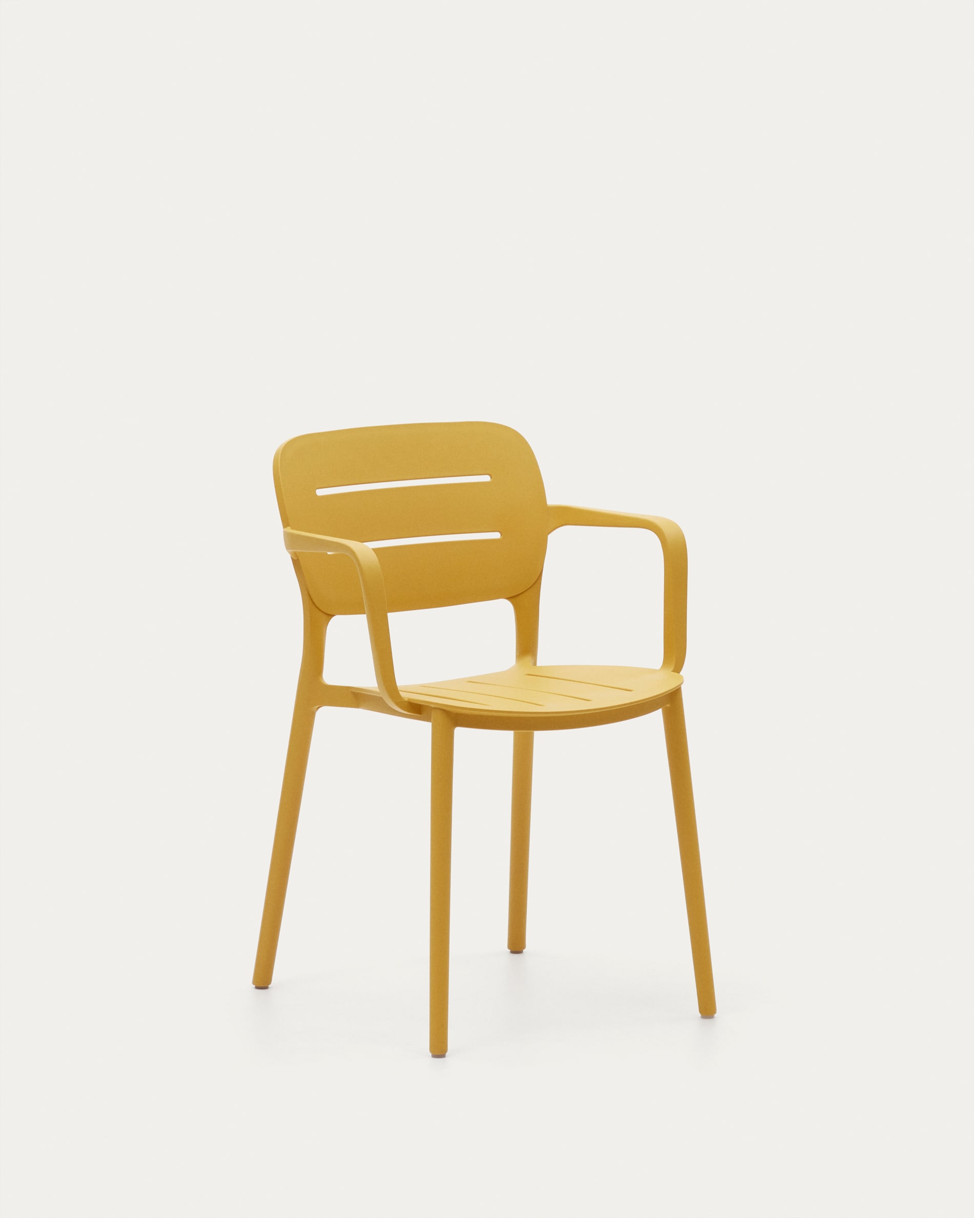 Morella stapelbarer Gartenstuhl aus Kunststoff in Senfgelb | Kave Home | Stühle