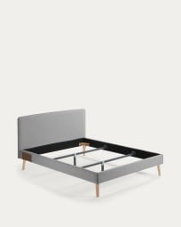 Dyla grey bed with removable cover and solid beech legs, 160 x 200 cm