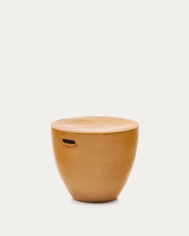 Ogrodowy stolik pomocniczy Mesquida z ceramiki o wykończeniu szkliwionym w kolorze musztardowym Ø 45 cm
