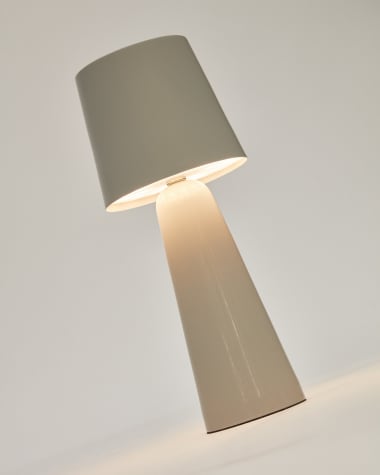 Lampe de table petit format Arenys en métal peint gris prise