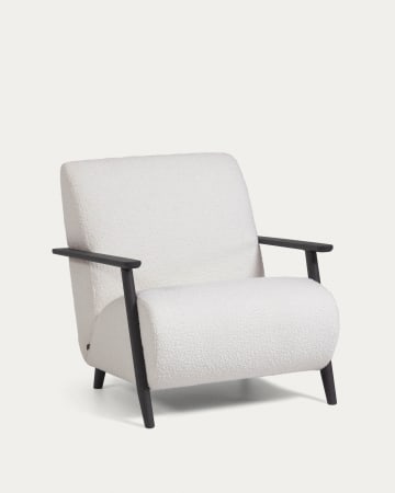Fauteuil Meghan effet shearling blanc et pieds en bois massif de frêne finition wengé