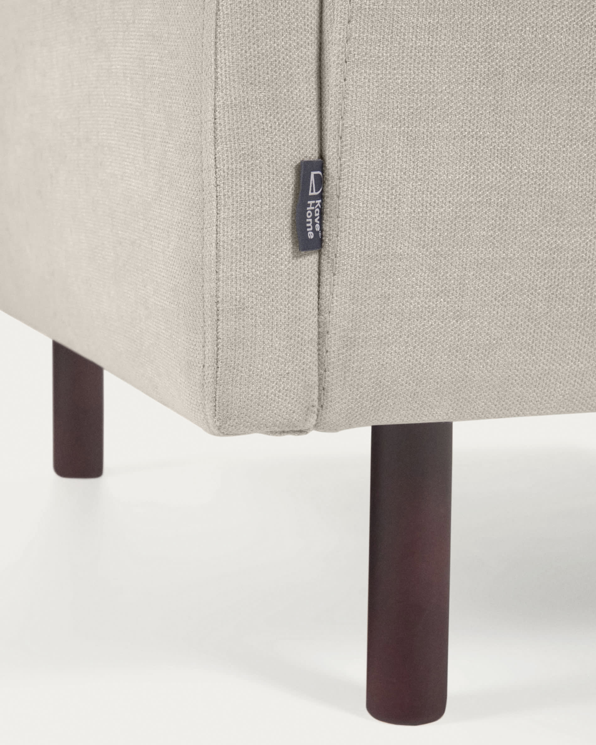 KAVE HOME - Gilma Divano Gilma 2 posti beige con piedi finitura ner