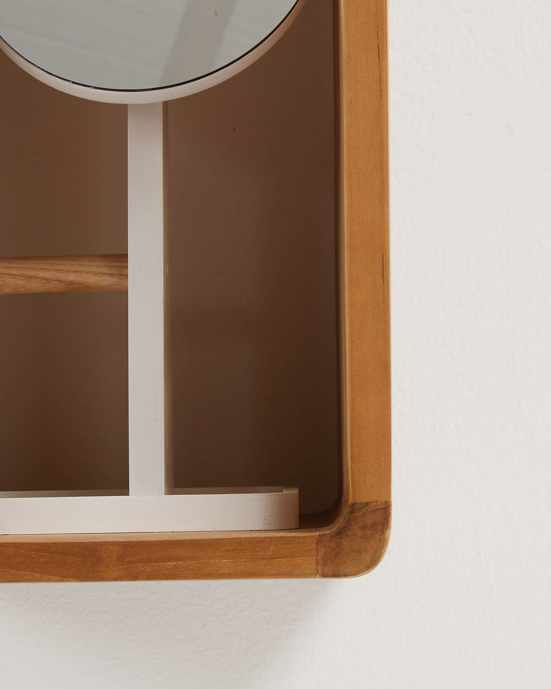 Armario con espejo de baño Plubia de madera maciza de teca 50 x 70 cm -  Kave Home. D0300006MM46