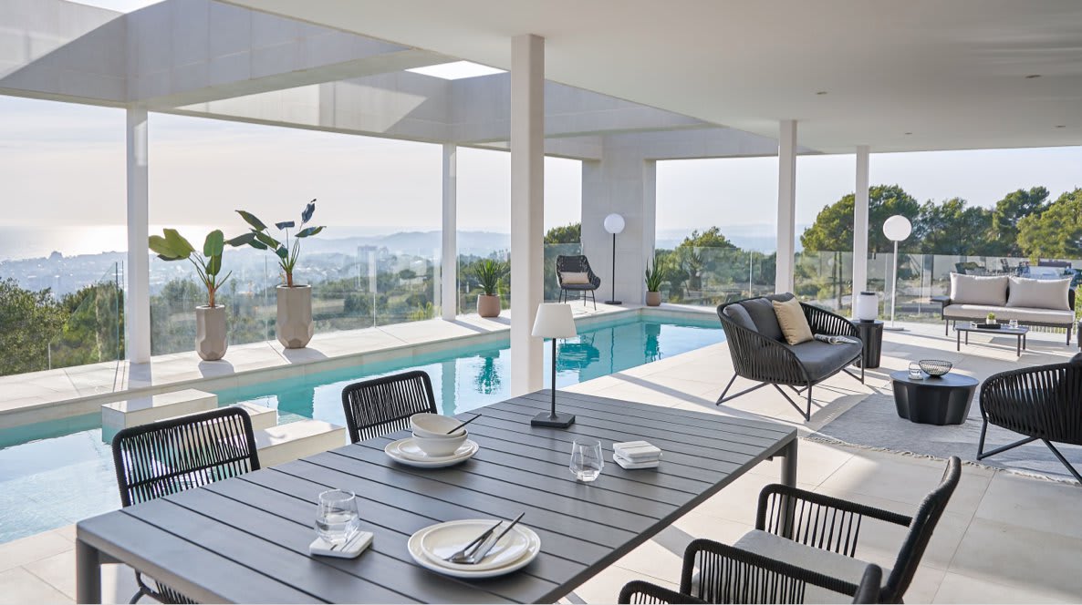 The Monochrome House: elegance, exclusivity and pure style. New Outdoor Collection